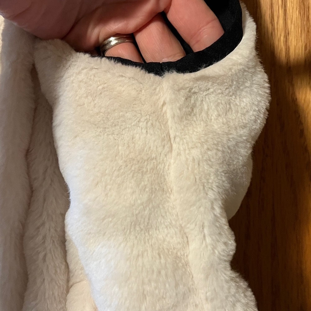 Lucy Cream Fleece Outerwear - Picture 6 of 11